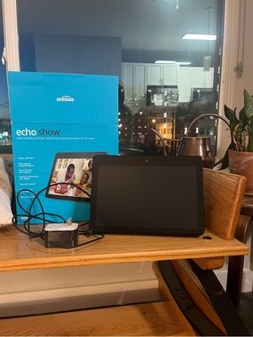 Amazon Echo Show Smart Display - Black